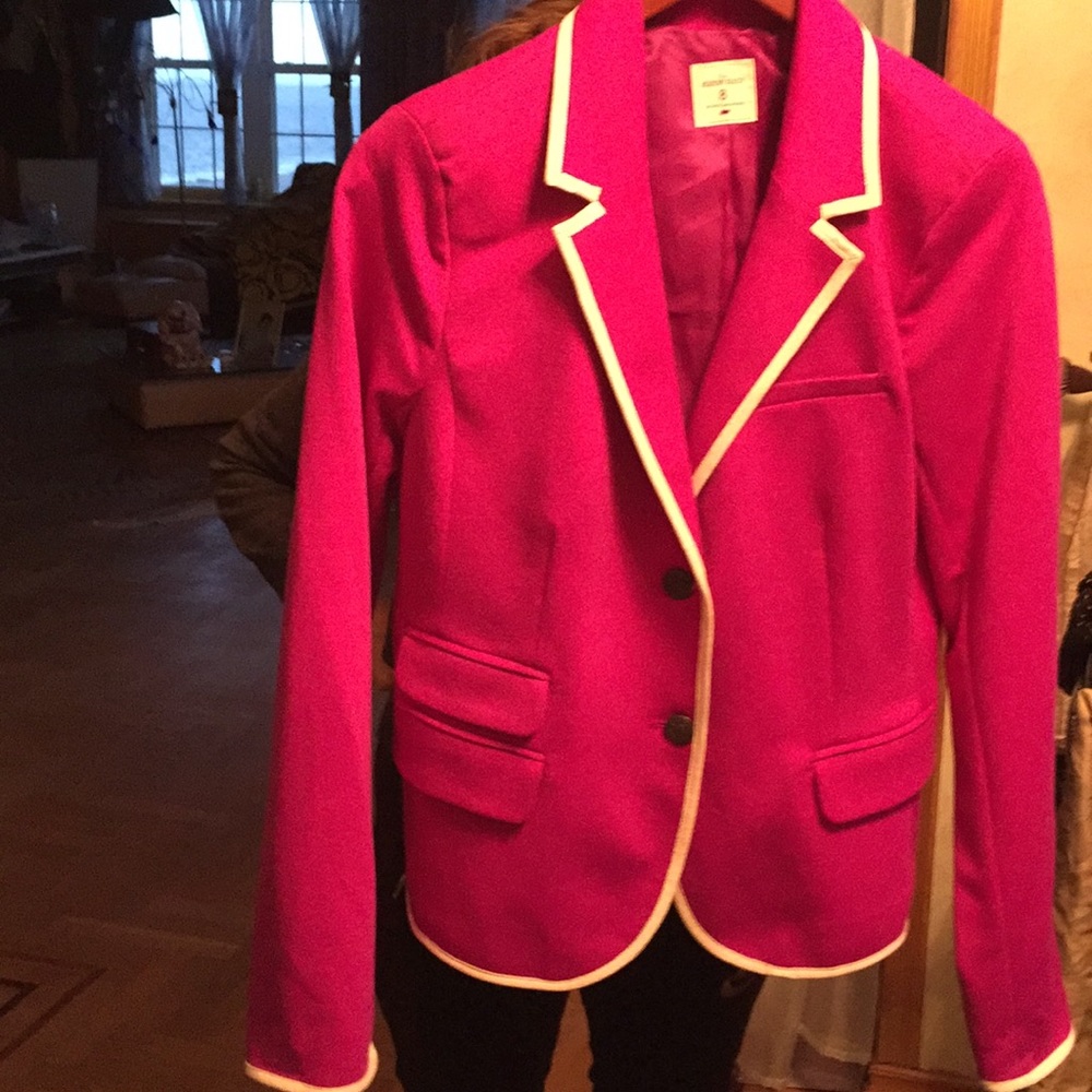 Fuchsia blazer super trendy